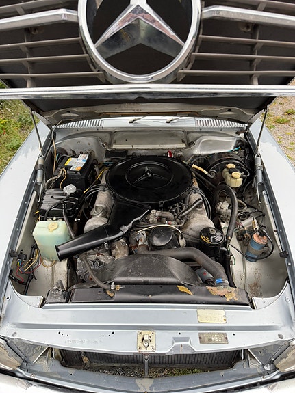 Mercedes-Benz 350 SLC 6 of 8