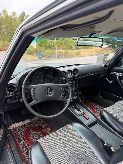 Mercedes-Benz 350 SLC 5 of 8