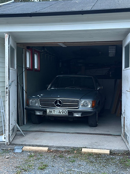 Mercedes-Benz 350 SLC 8 of 8