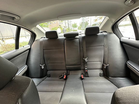 BMW 325i 14 of 22