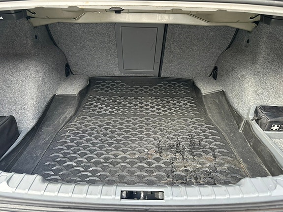 BMW 325i 9 of 22