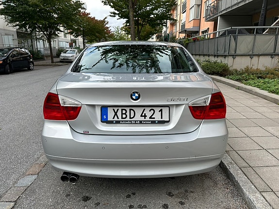 BMW 325i 7 of 22
