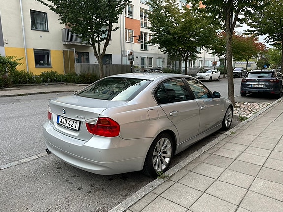 BMW 325i 3 of 22