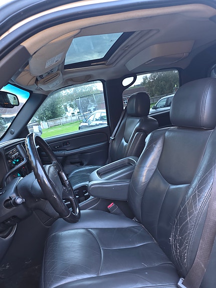 Chevrolet Avalanche 3 of 8