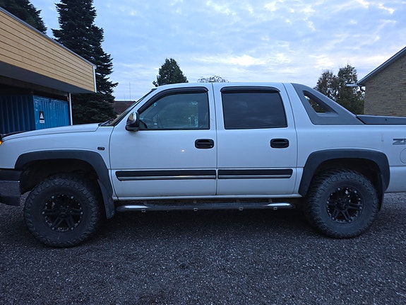Chevrolet Avalanche 5 of 8