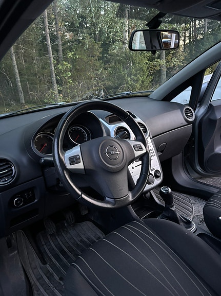 Opel Corsa 14 of 15