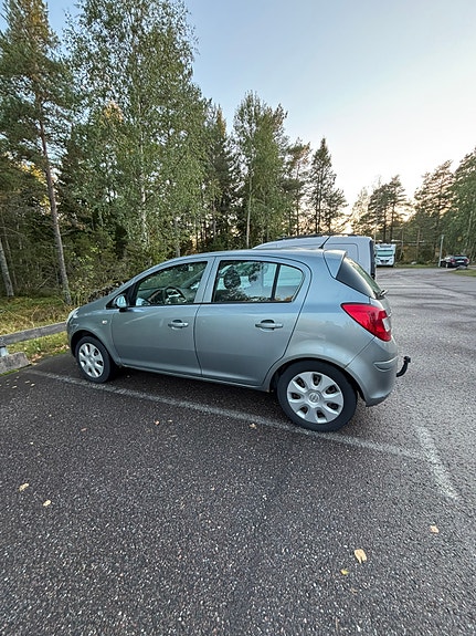 Opel Corsa 4 of 15