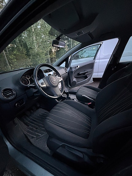 Opel Corsa 12 of 15