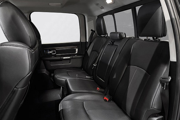Dodge RAM 1500 18 of 24