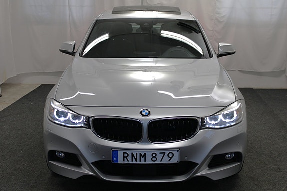BMW 320d 3 of 30