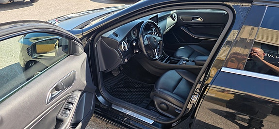 Mercedes-Benz A200 5 of 6