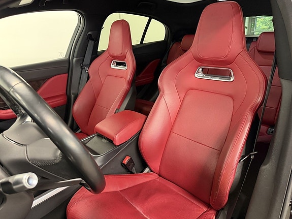 Jaguar I-PACE 11 of 16