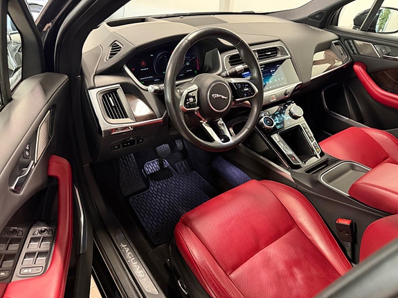 Jaguar I-PACE 8 of 16