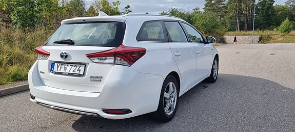 Toyota Auris 9 of 17