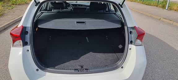 Toyota Auris 4 of 17