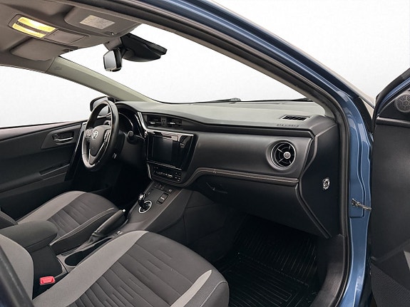 Toyota Auris 26 of 30
