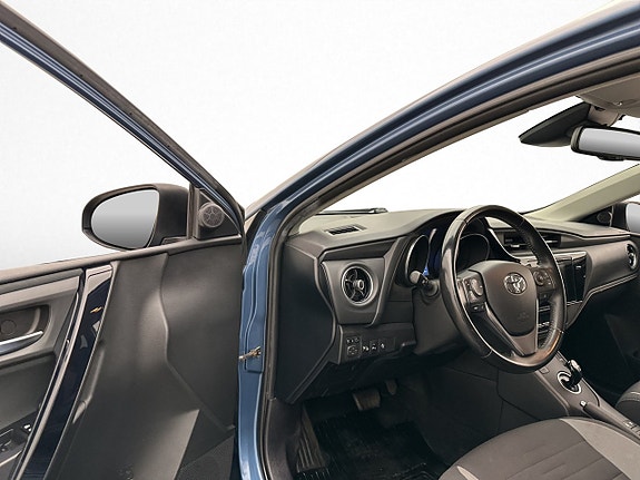 Toyota Auris 11 of 30
