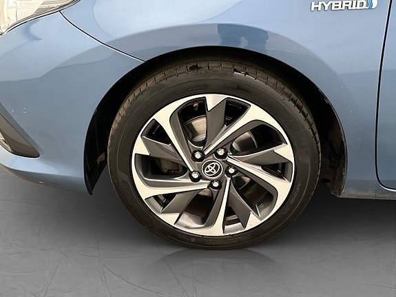 Toyota Auris 27 of 30