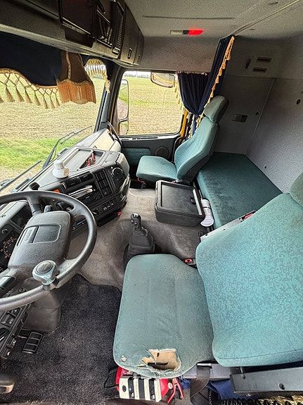 Volvo FM 7 8 of 12