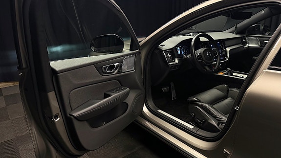 Volvo V60 10 of 30