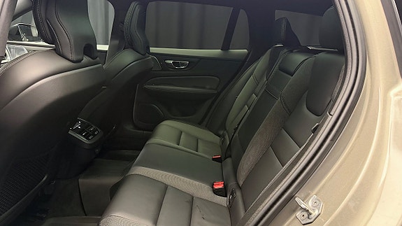 Volvo V60 13 of 30