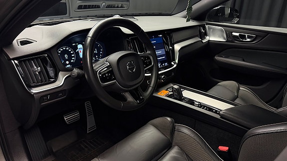 Volvo V60 12 of 30
