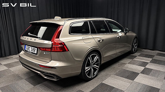 Volvo V60 4 of 30