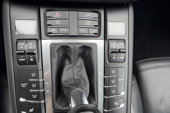 Porsche Macan S 19 of 26