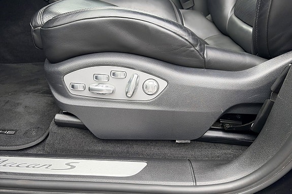 Porsche Macan S 8 of 26