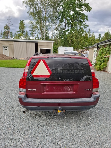 Volvo V70 4 of 5