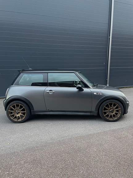 MINI Cooper S 2 of 9
