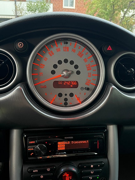 MINI Cooper S 8 of 9