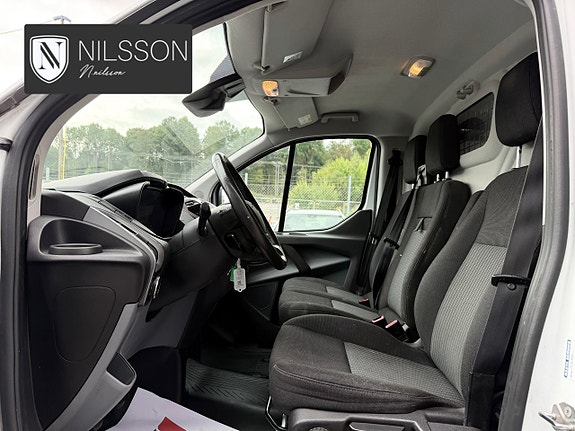 Ford Transit Custom 27 of 30