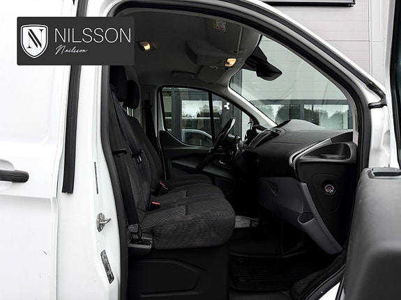 Ford Transit Custom 24 of 30