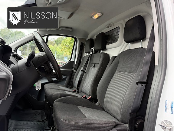 Ford Transit Custom 28 of 30