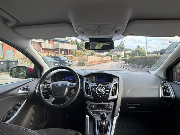 Ford Focus 5 of 9