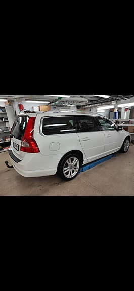Volvo V70 4 of 10