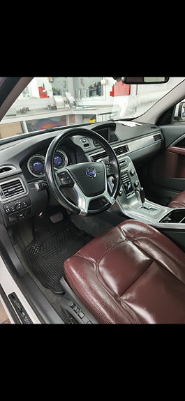 Volvo V70 7 of 10