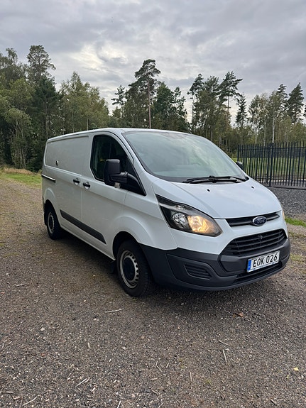 Ford Transit Custom 2 of 4