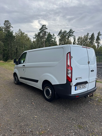 Ford Transit Custom 3 of 4