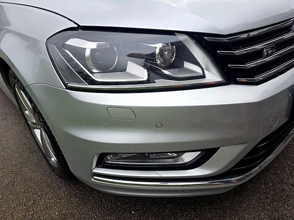 Volkswagen Passat 9 of 28