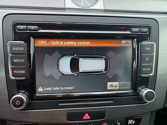 Volkswagen Passat 24 of 28