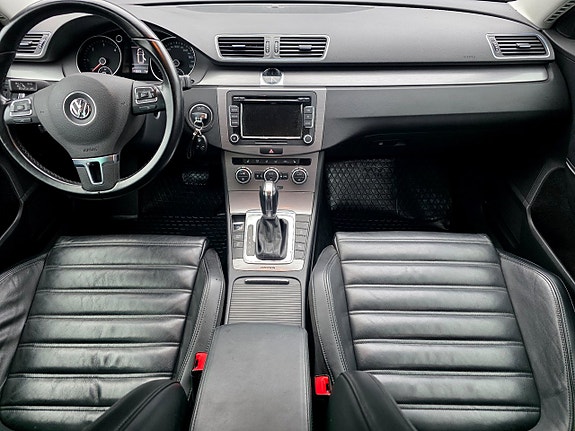 Volkswagen Passat 14 of 28
