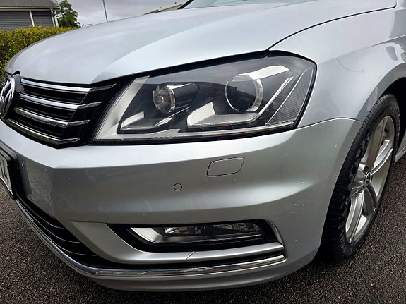 Volkswagen Passat 10 of 28