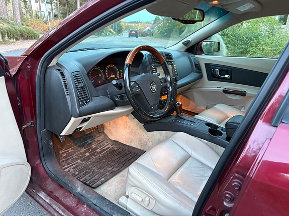 Cadillac CTS 4 of 8