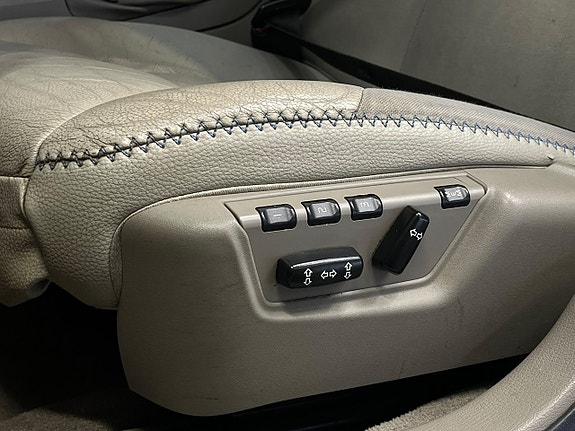 Volvo XC70 14 of 25