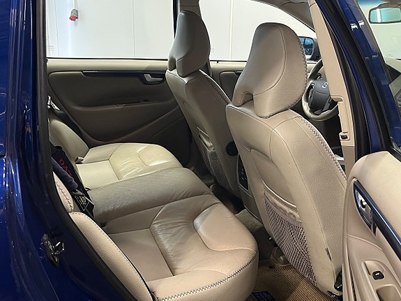 Volvo XC70 25 of 25