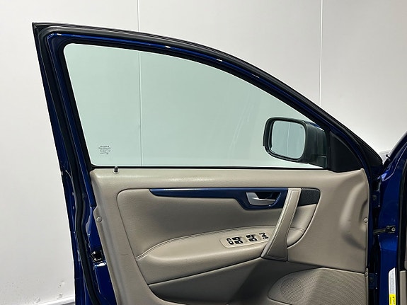 Volvo XC70 12 of 25