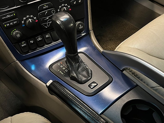 Volvo XC70 20 of 25
