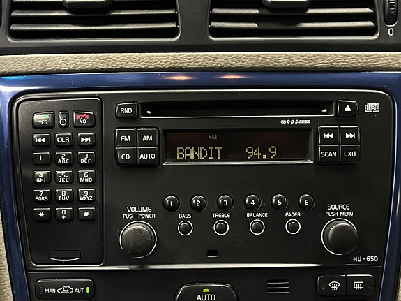 Volvo XC70 22 of 25